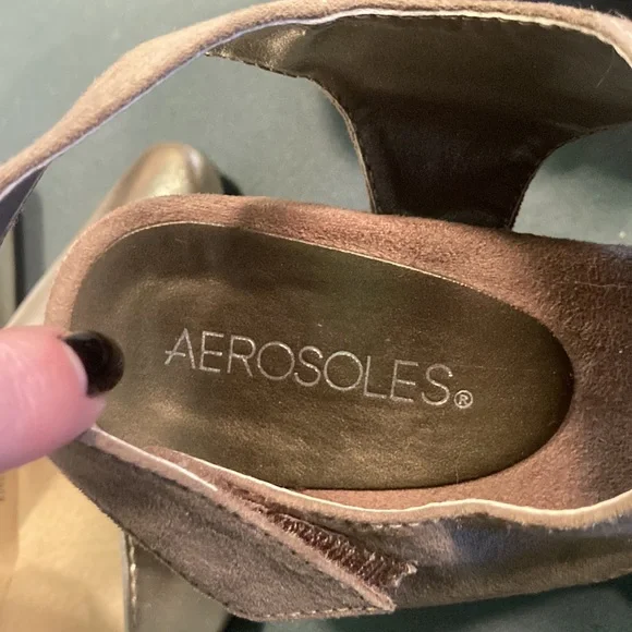 Cute 3 inch AEROSOLES size 7 - Picture 2 of 6